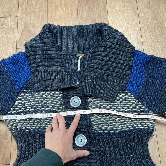 Free People Napoli Cardigan Sweater Wool Button Front Short Sleeve chunky knit S - Picture 9 of 11